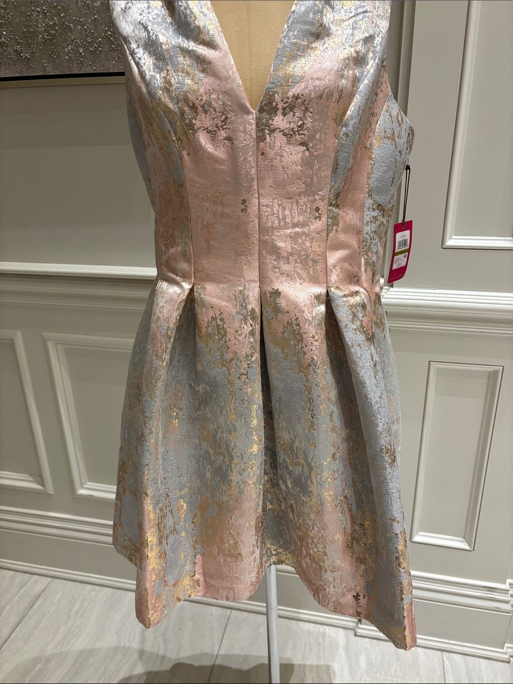 Vince Camuto Pink, Silver and Gold Metallic Brocade V-Neck Dress - Picture 3 of 10